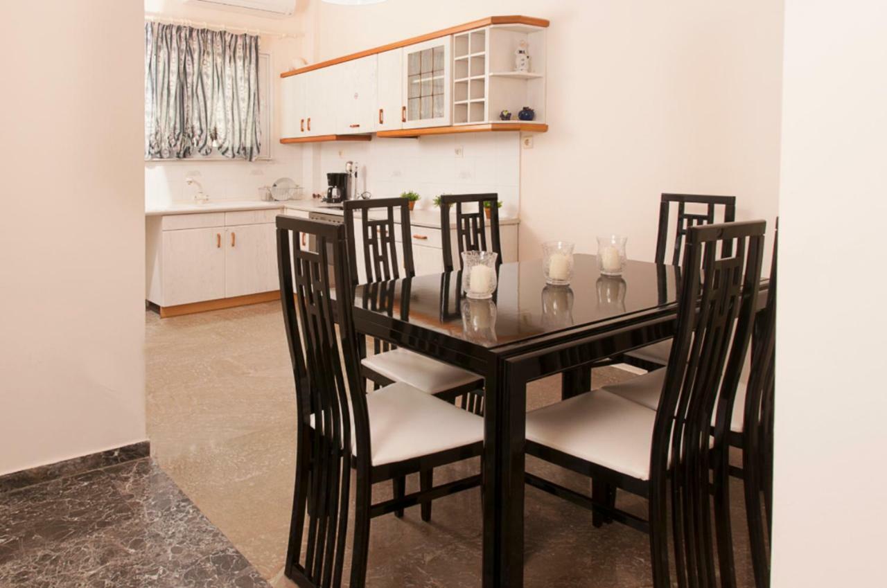 칼라마타 Relaxing Appt. Into The Heart Of Historical Center 아파트 외부 사진